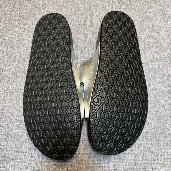 Women's Devin Two Band Footbed Sandals - Universal Thread, Silver - Picture 6 of 6